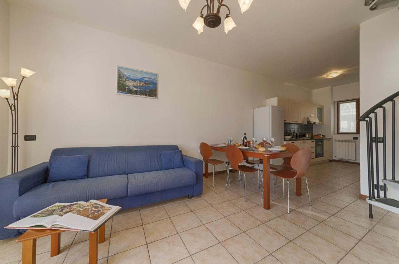 At The Lake Apartment Acquaseria Bagian luar foto