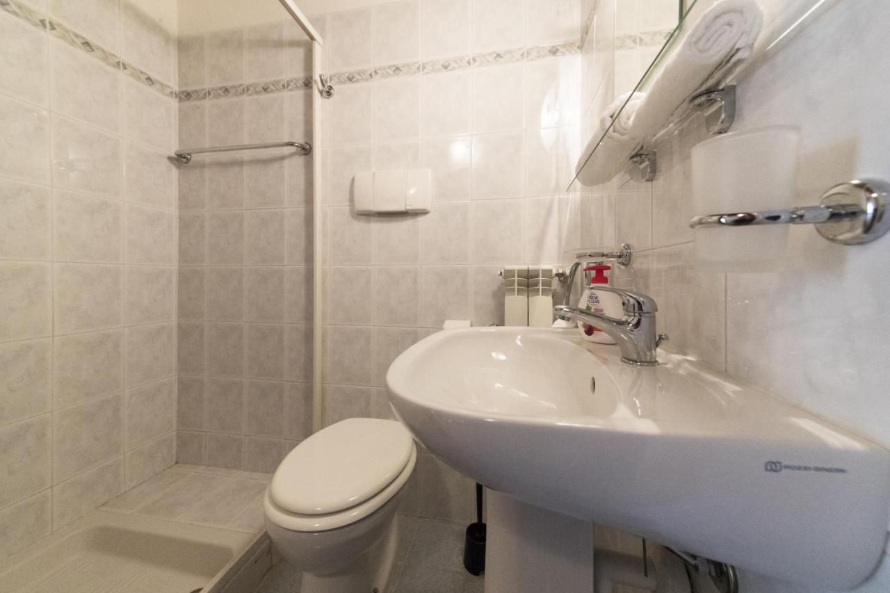 At The Lake Apartment Acquaseria Bagian luar foto