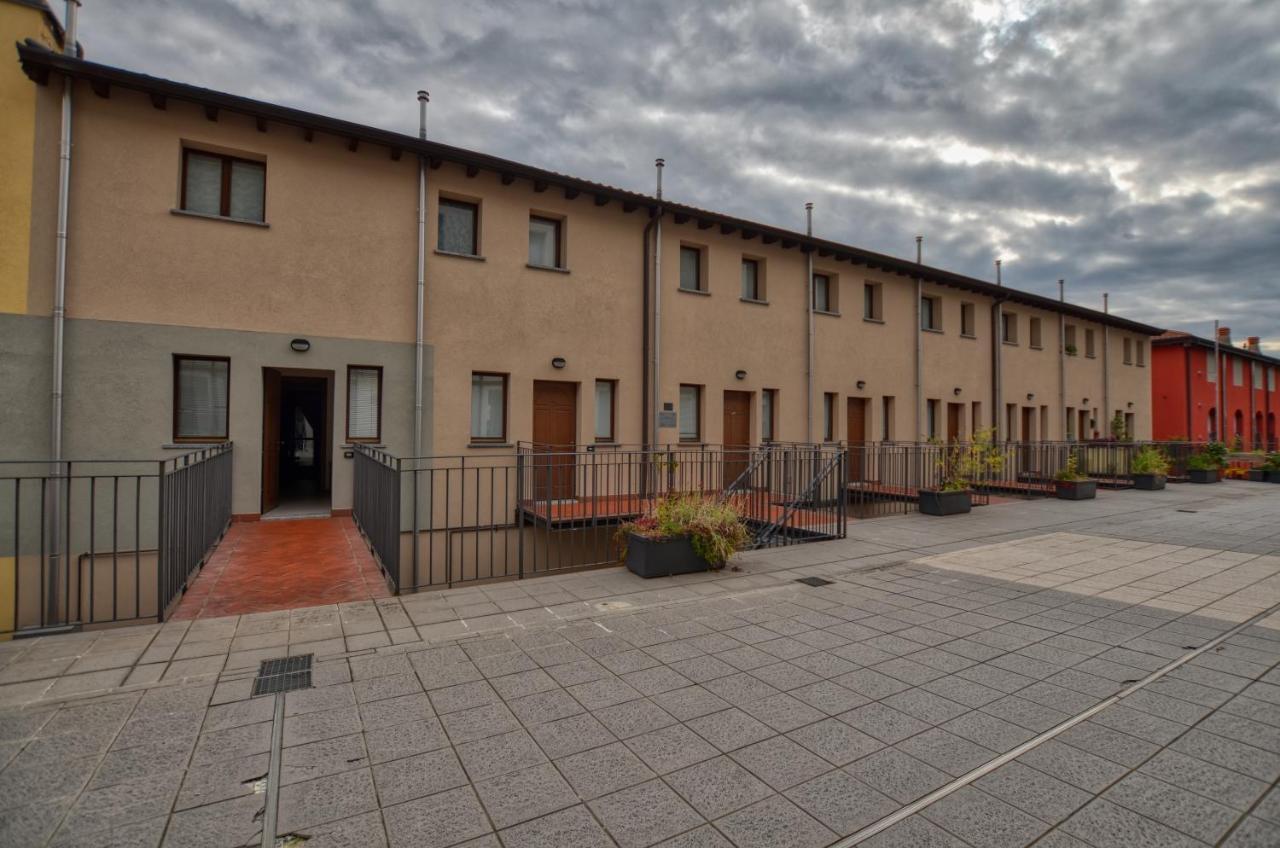 At The Lake Apartment Acquaseria Bagian luar foto